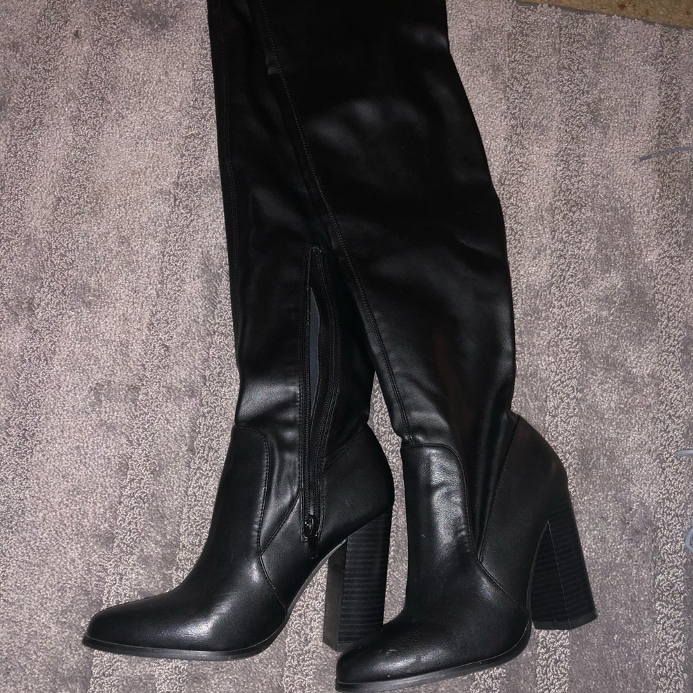 Black High Knee boots